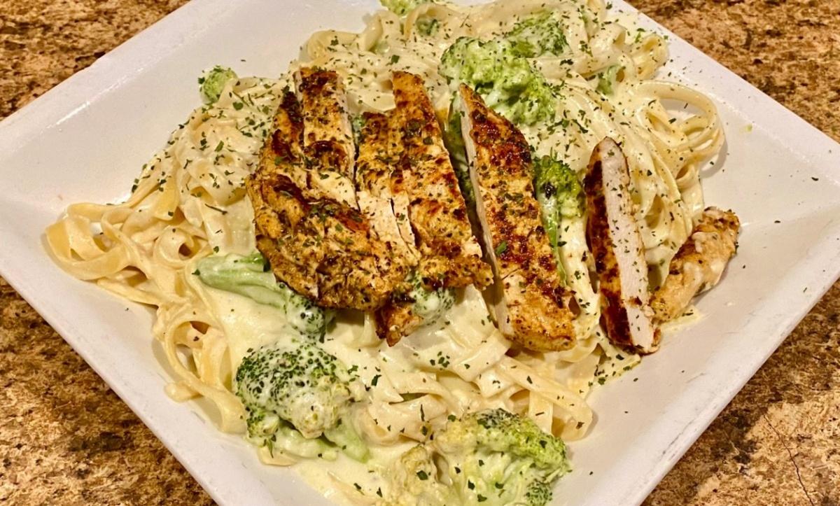 Chicken & Broccoli Fettuccine Alfredo