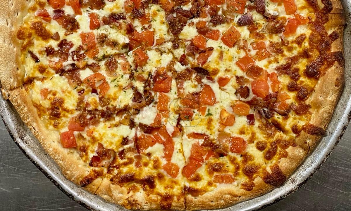 Bacon & Tomato Pizza