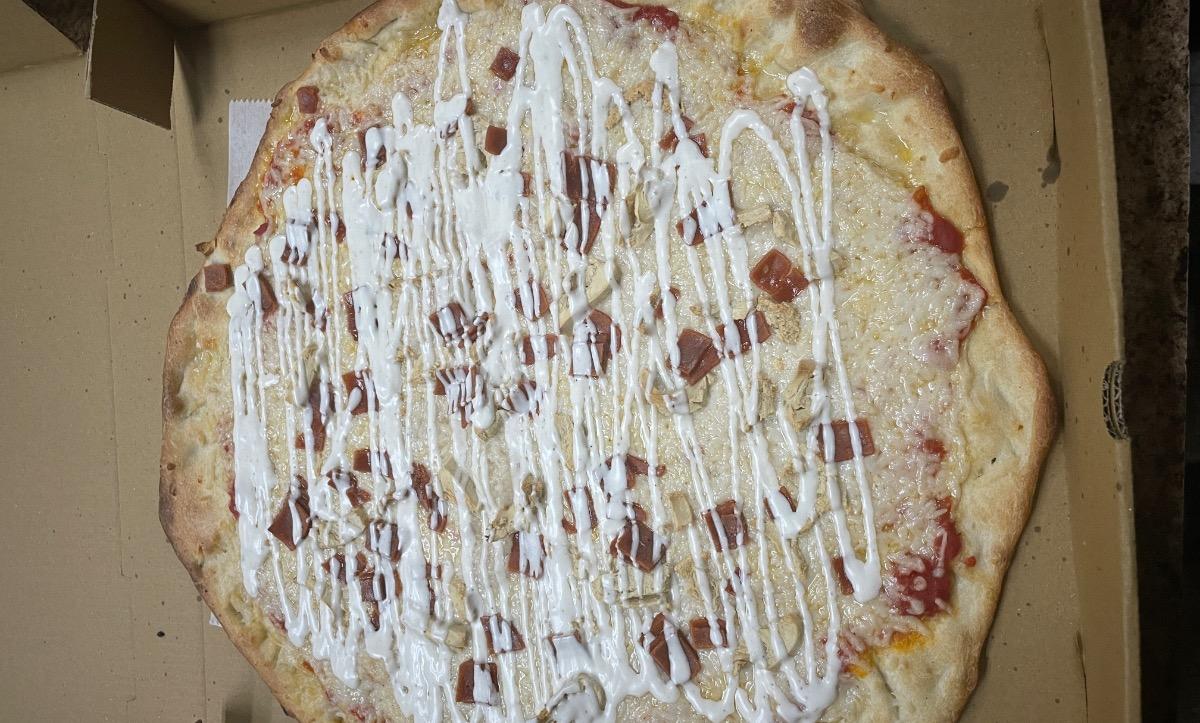 Large 8-Cut Chicken Bacon Ranch Vegan Pizza