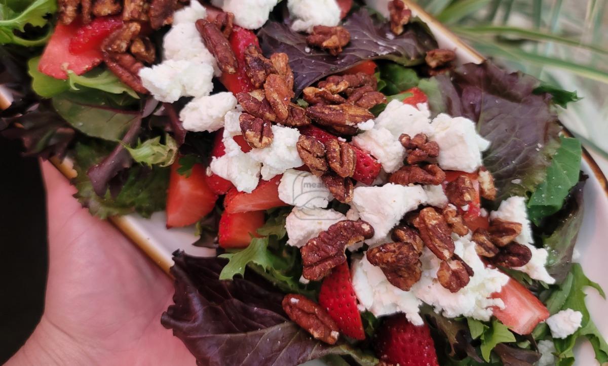 Strawberry Pecan Spring Mix Salad