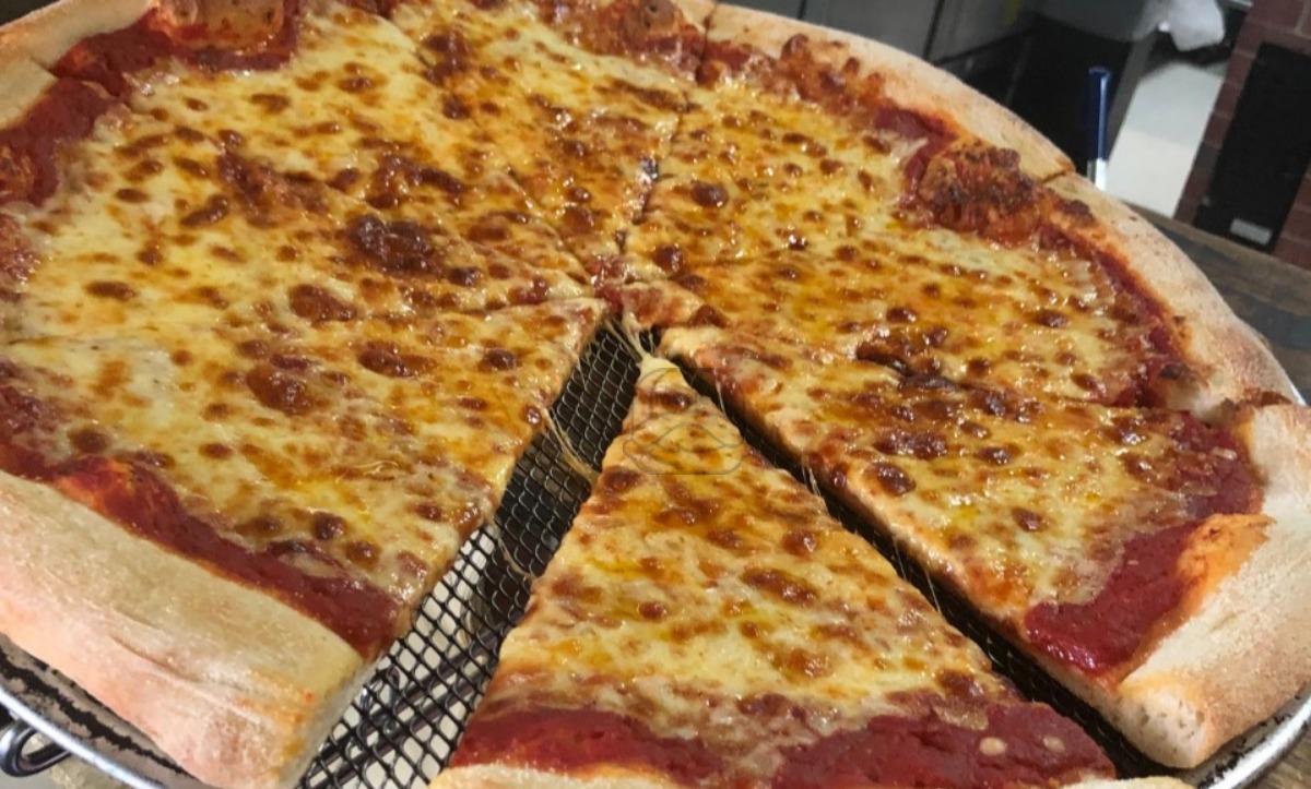 Large Cheese Pizza (cut in 8 slices)