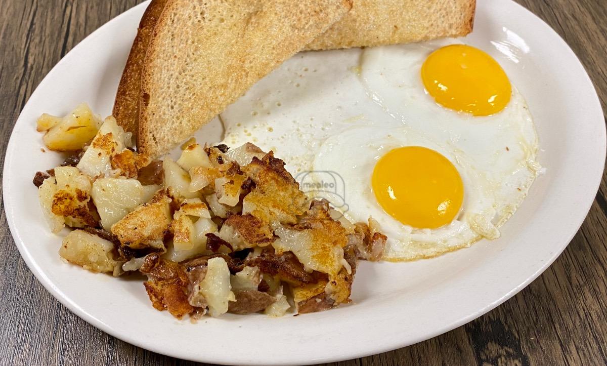 Eggs w/ Home Fries & Toast