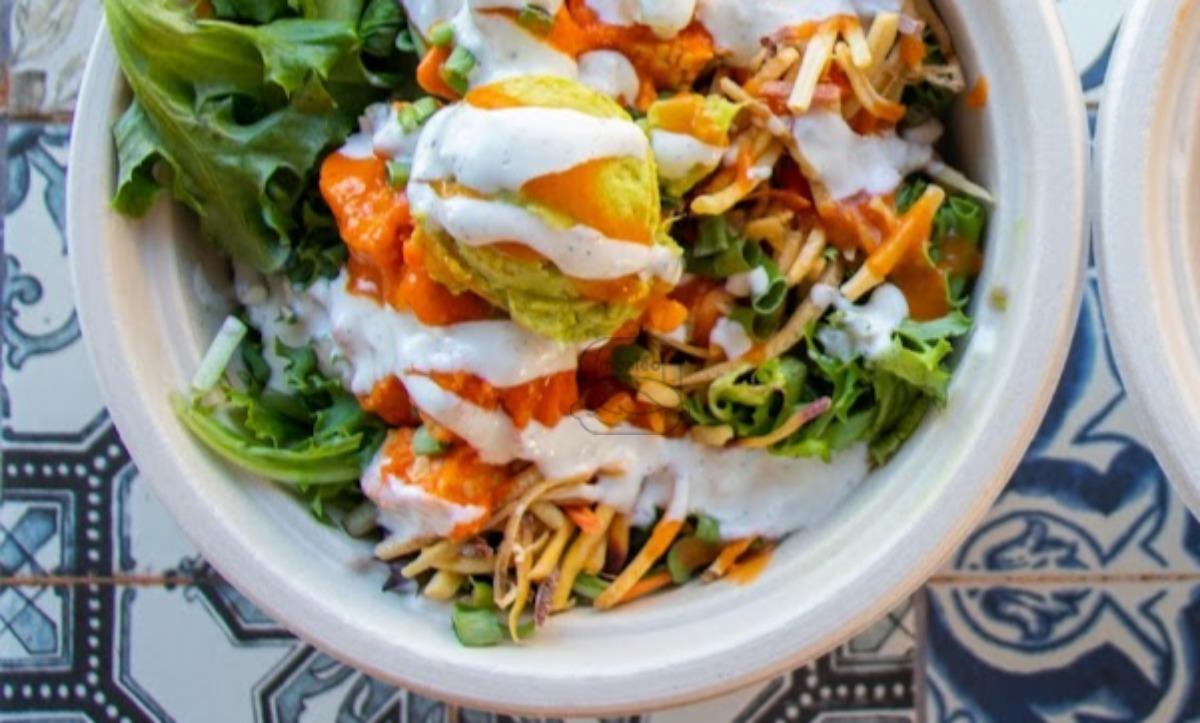 Buffalo Blend Salad