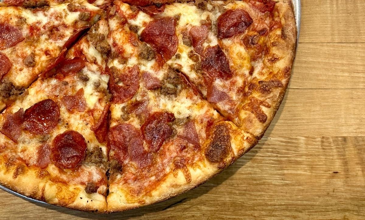 Meat Lovers Chicago Style (Slice)