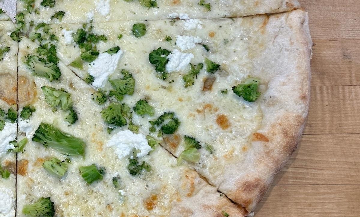 White Broccoli Pizza (Slice)
