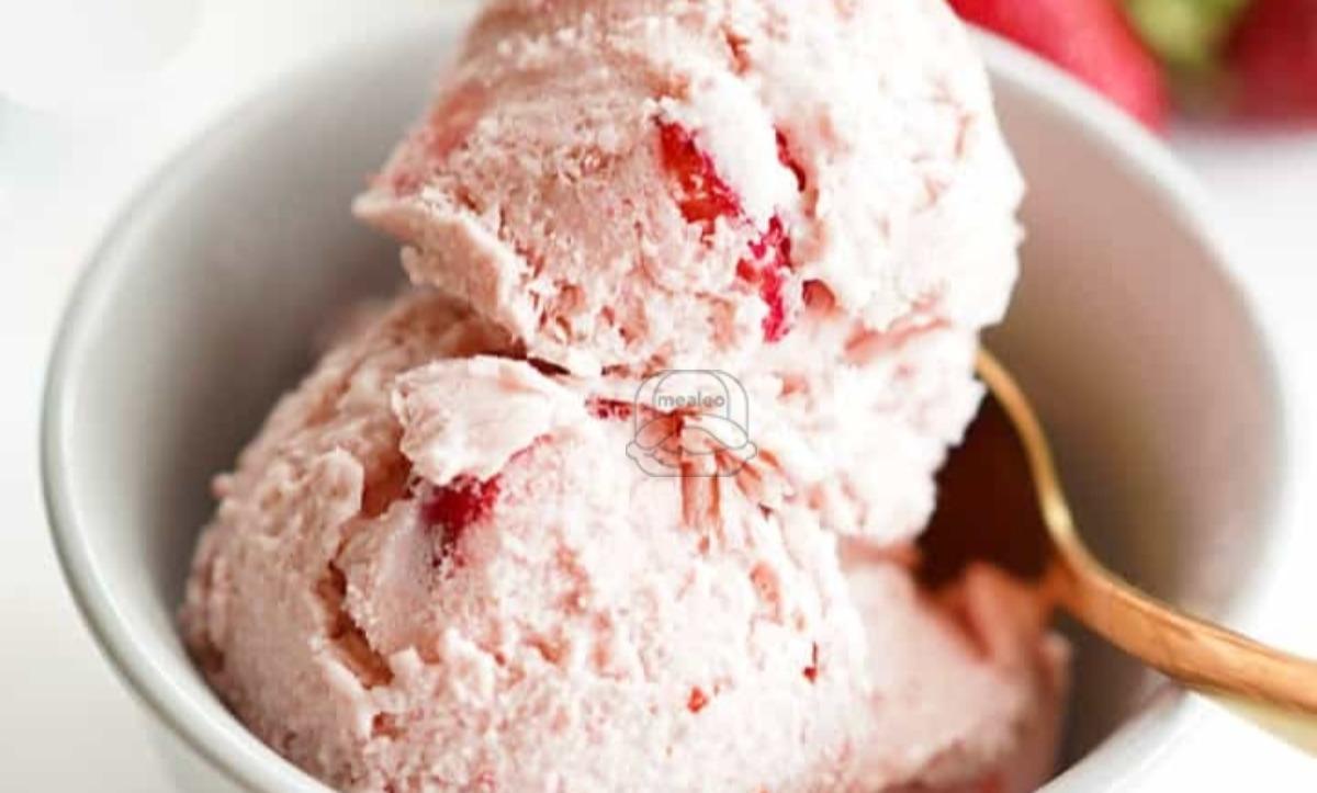 Strawberry Ice Cream (Bowl)