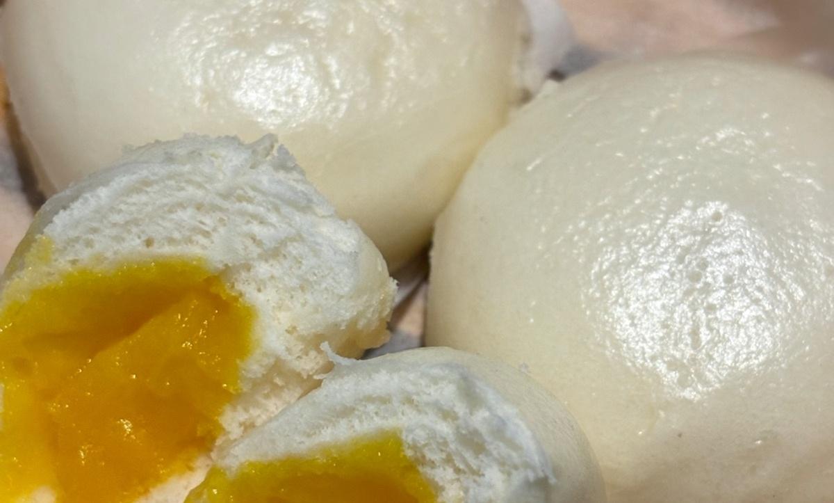 R1. Egg Custard Bun