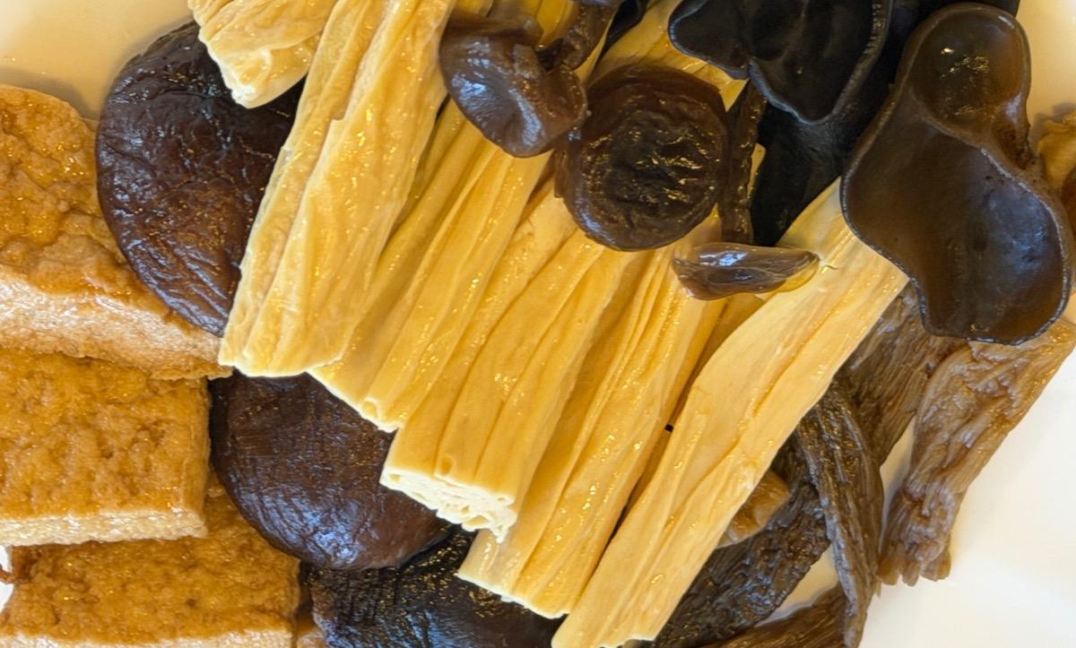 A15.Fried Tofu w. Mushrooms &Tofu Sheet