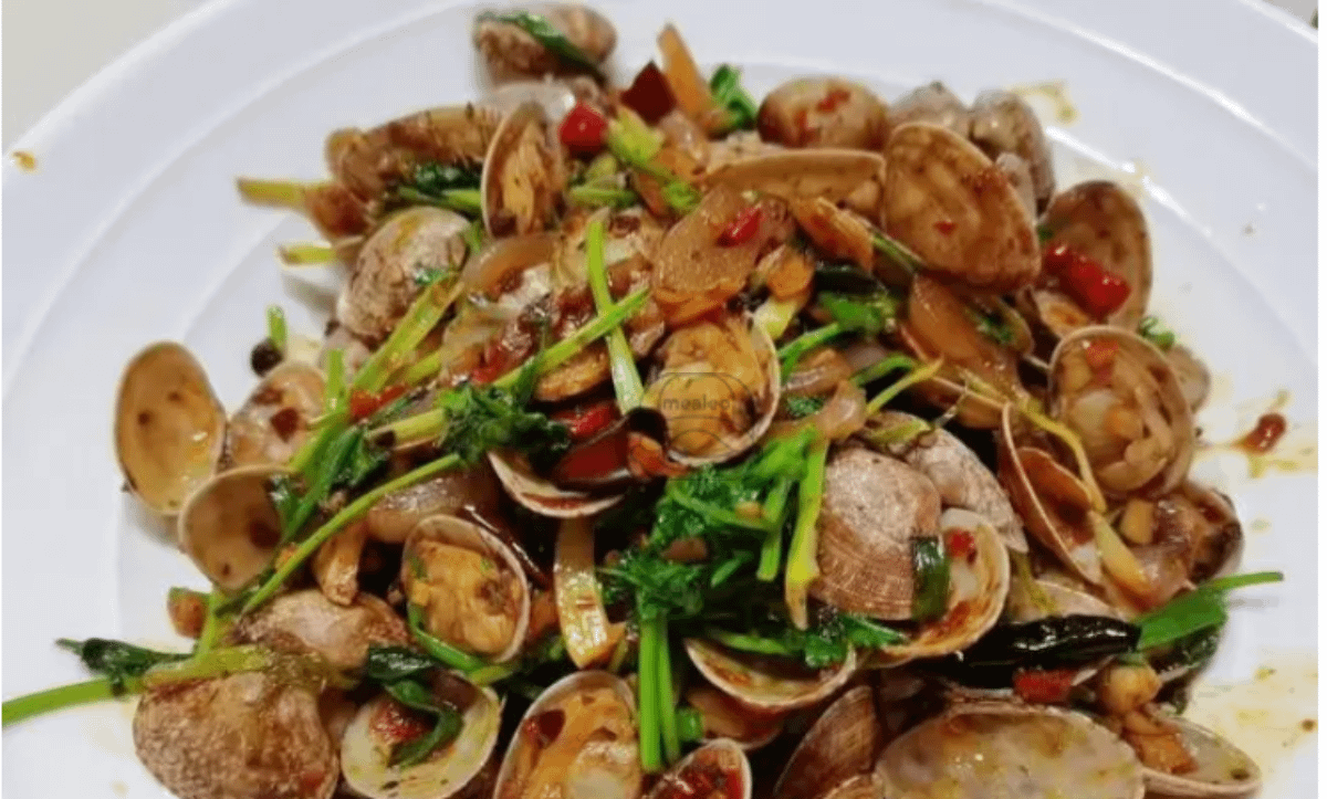 Stir Fried Spicy Clams