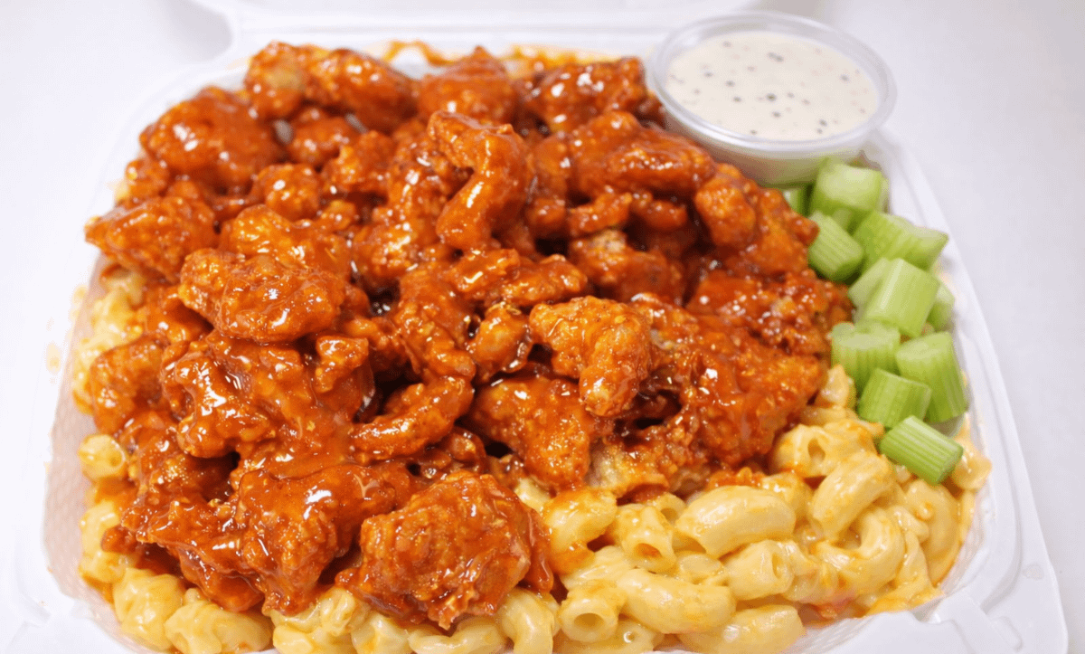 Buffalo Bangin' Mac N Cheese