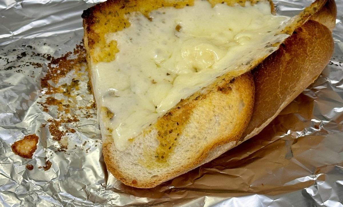 Garlic Bread w/ Cheese