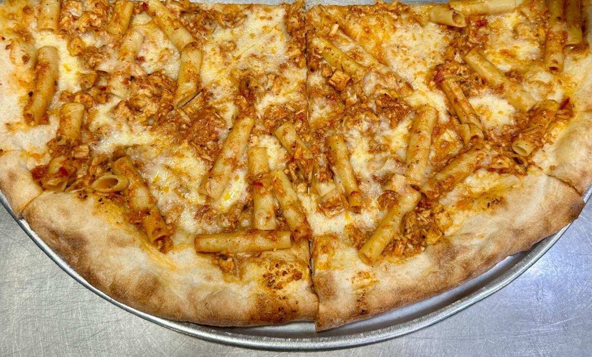 Chicken Baked Ziti Romano Pizza (12 Cut)