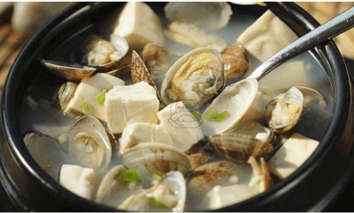 Cilantro clam w tofu soup