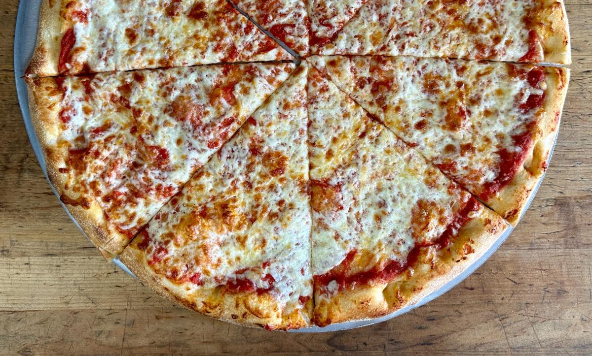 Medium Cheese Pizza (8 Cut)