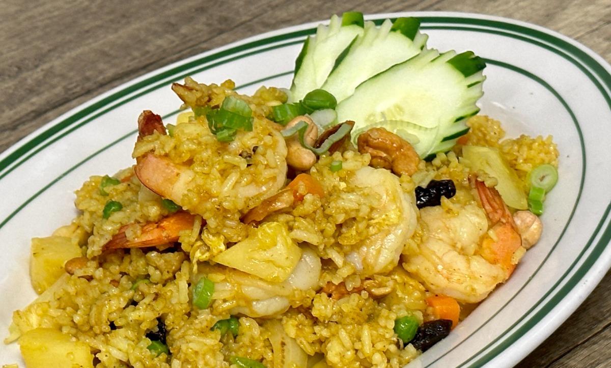 F2. Pineapple Fried Rice (Lunch)