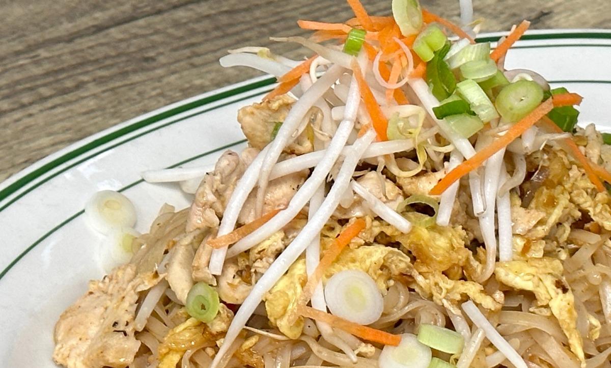 N2. Spicy Pad Thai (Lunch)