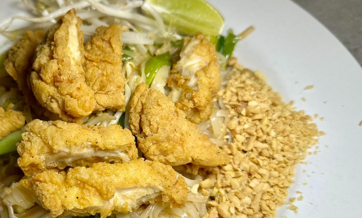 N6. Crispy Pad Thai (Lunch)