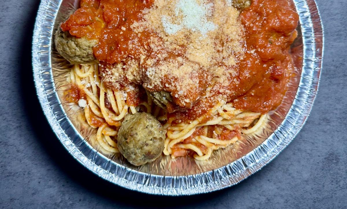 Spaghetti w/ Meatballs