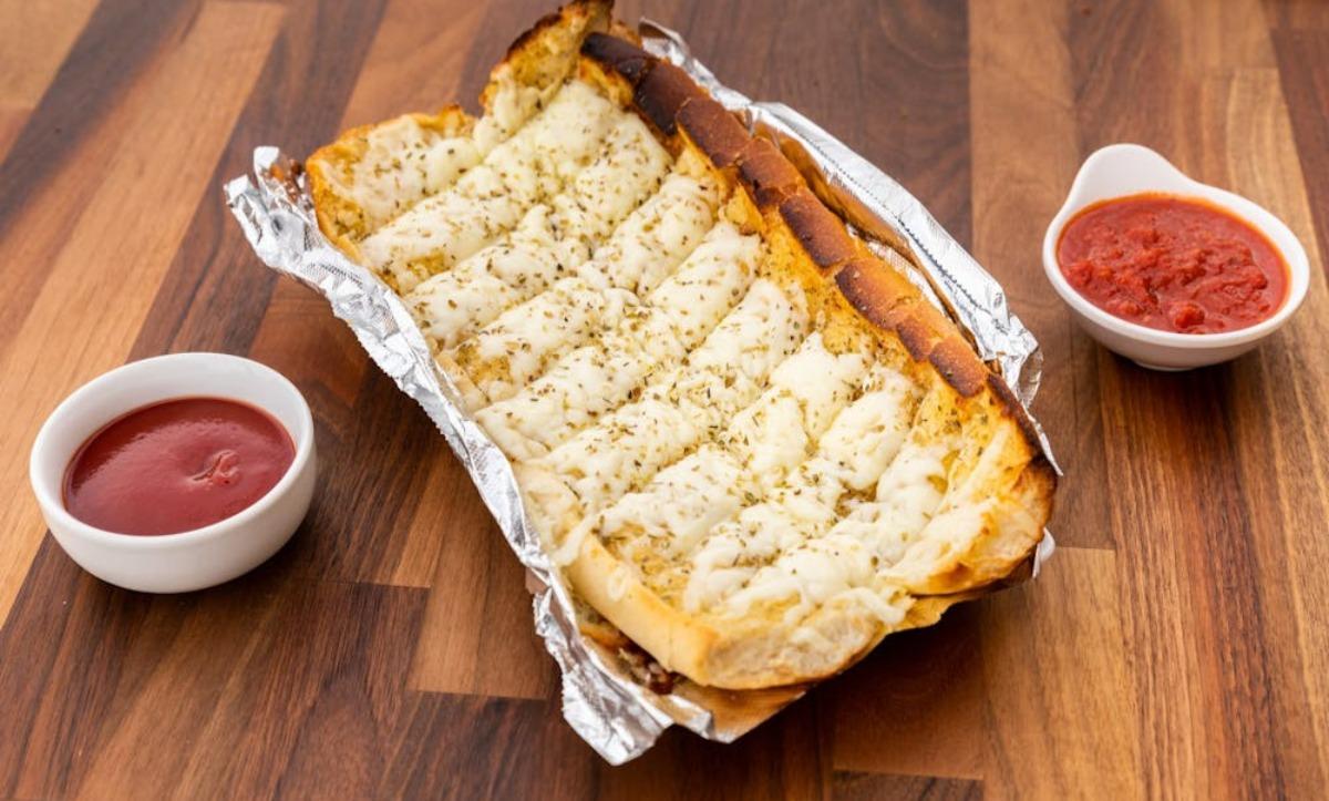 Garlic Bread w/ Cheese