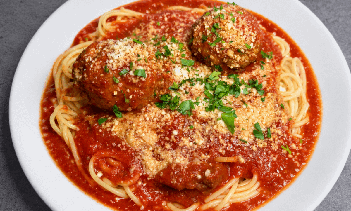 Spaghetti w/ Meatballs