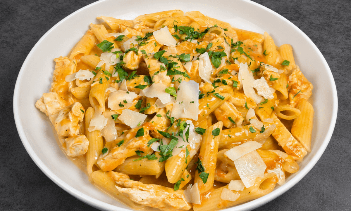 Vodka Rigatoni w/ Chicken
