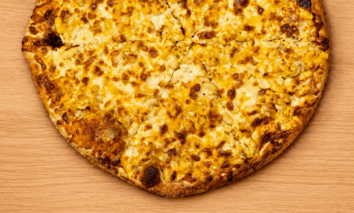 Small Macaroni & Cheese Pizza (6 Cut)