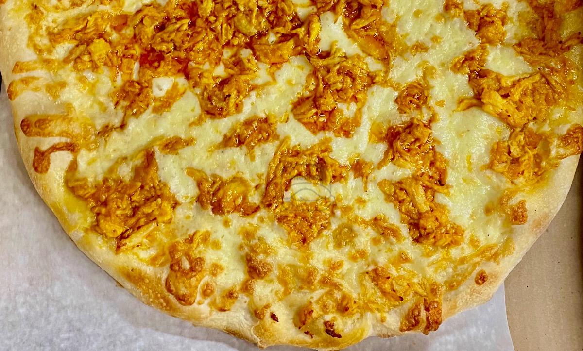 Buffalo Chicken (Large-8 Slices)