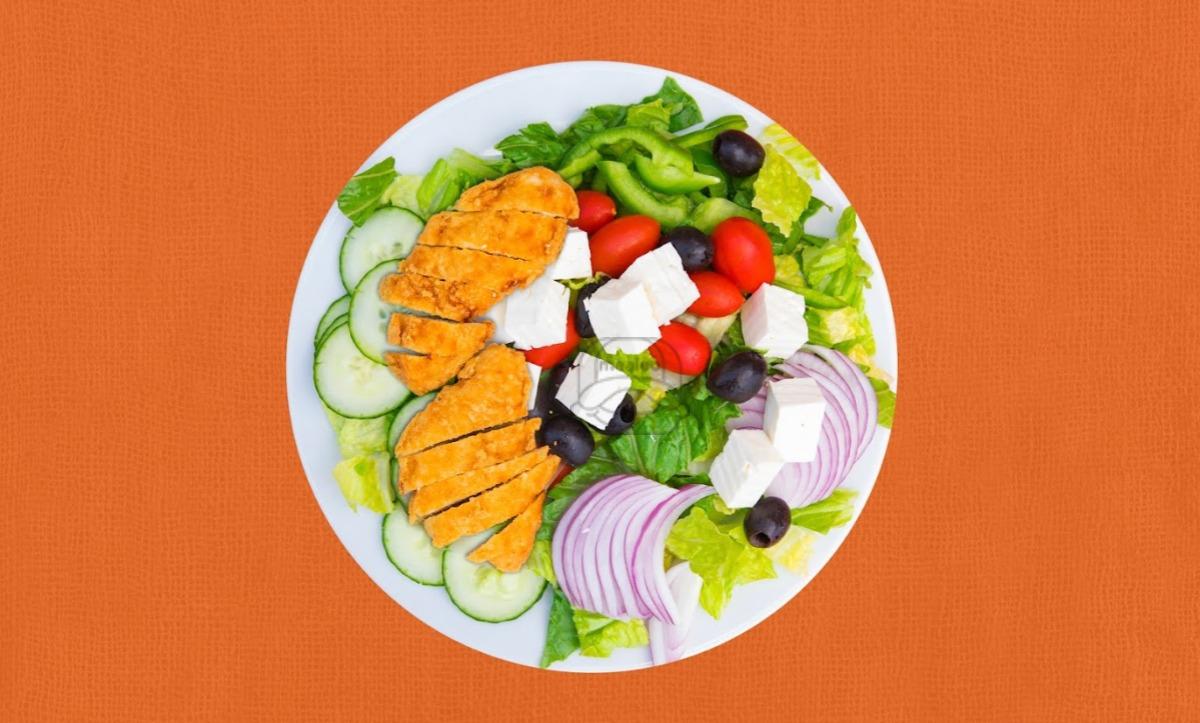 Greek Salad with Crispy Chicken