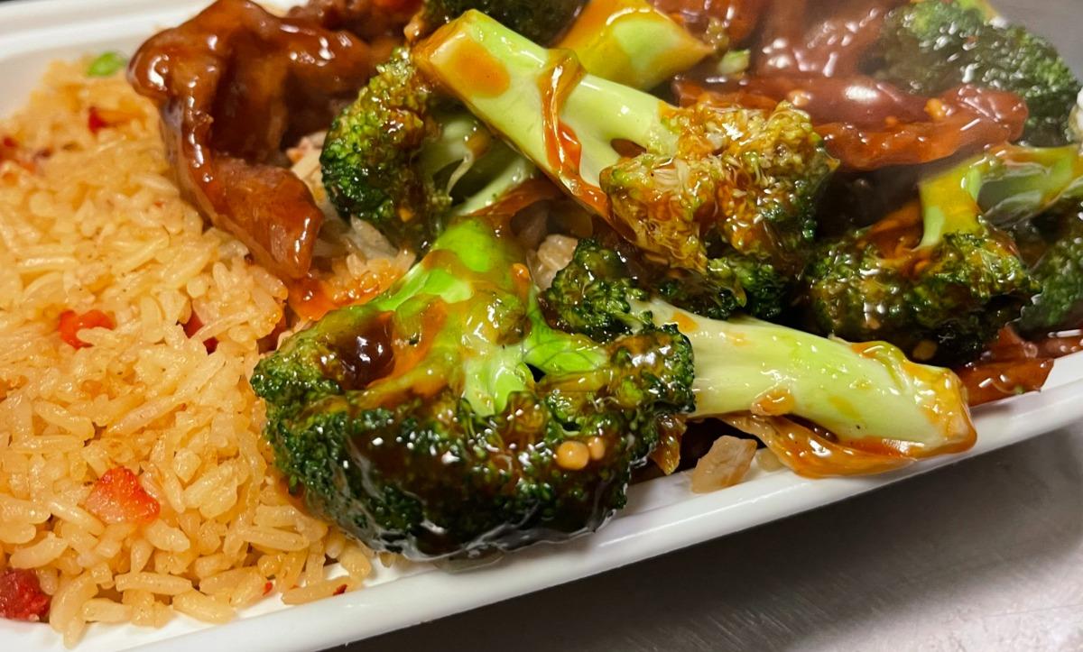 S6. Beef with Broccoli Special Combination Platter
